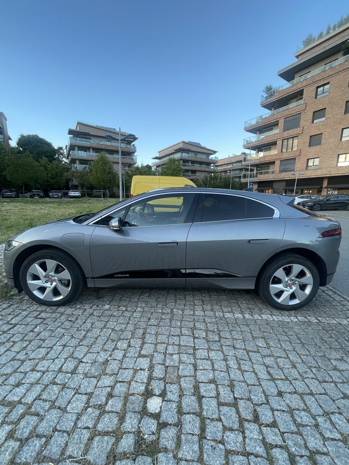 Jaguar I-PACE EV 400 AWD - Imagem 2