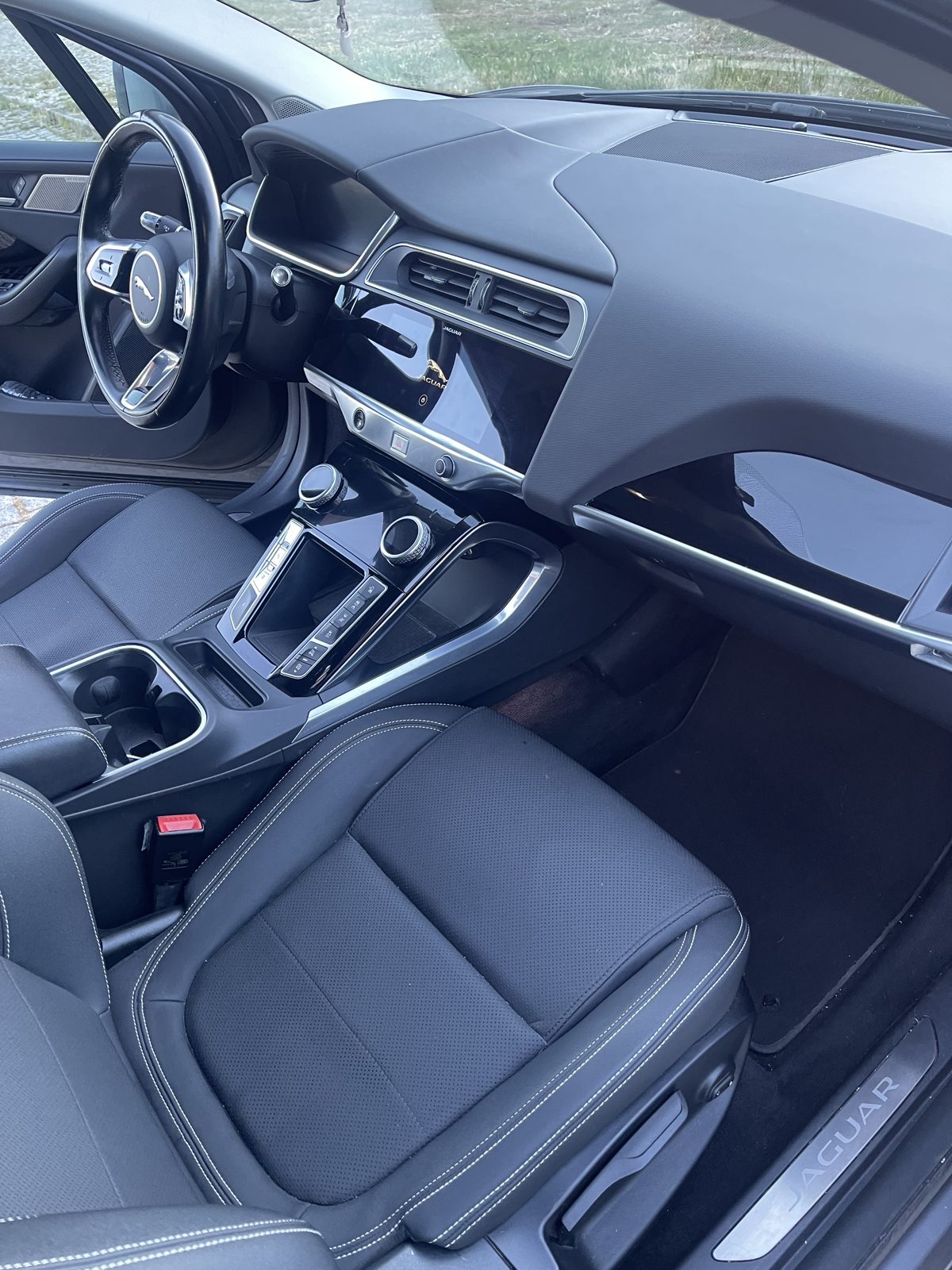 Jaguar I-PACE EV 400 AWD - Imagem 6