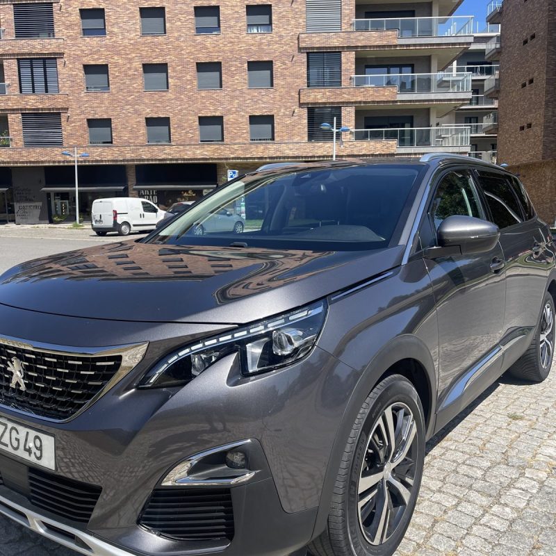 Peugeot 5008 1.5 BlueHDi Allure Pack em Pele