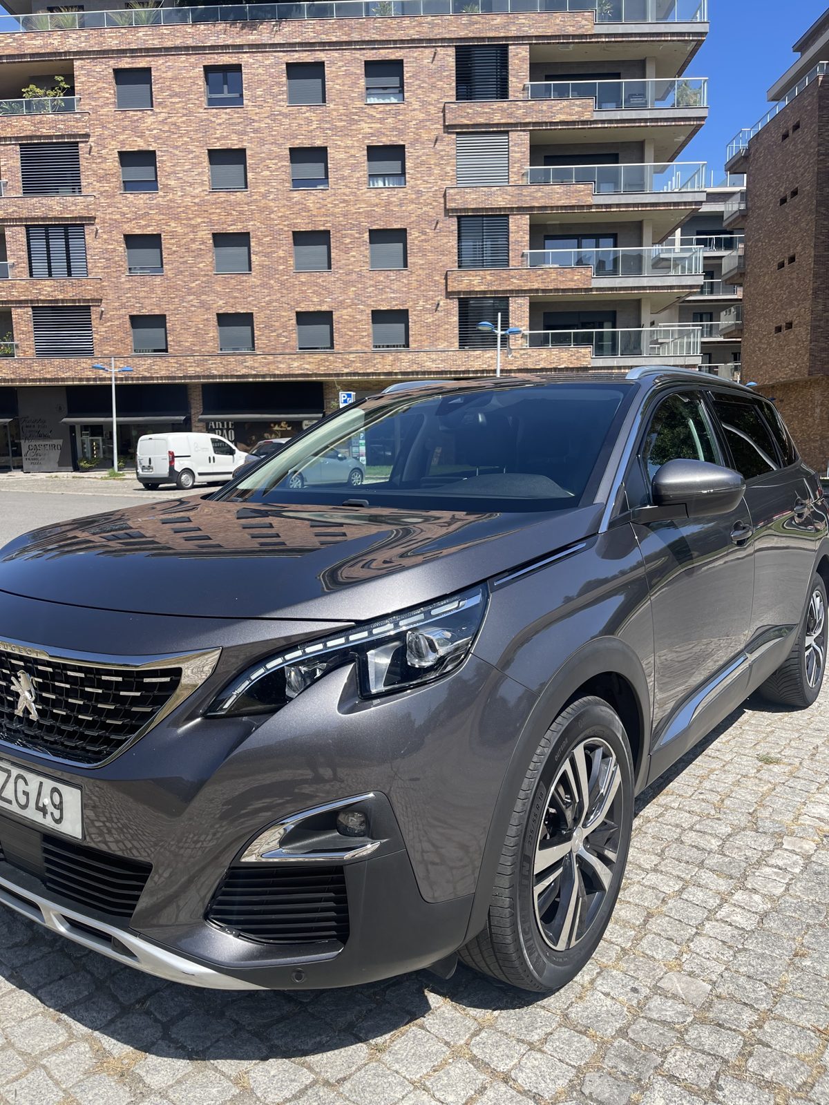 Peugeot 5008 1.5 BlueHDi Allure Pack em Pele