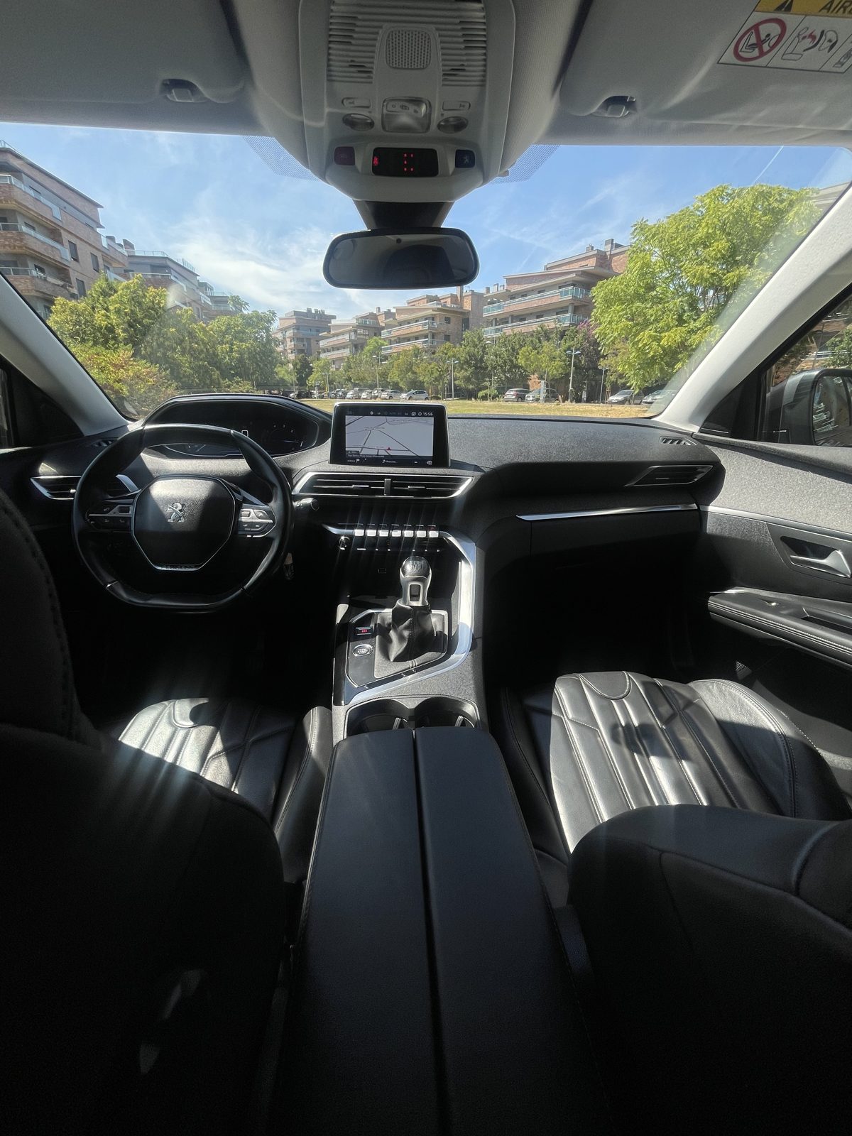 Peugeot 5008 1.5 BlueHDi Allure Pack em Pele - Imagem 5