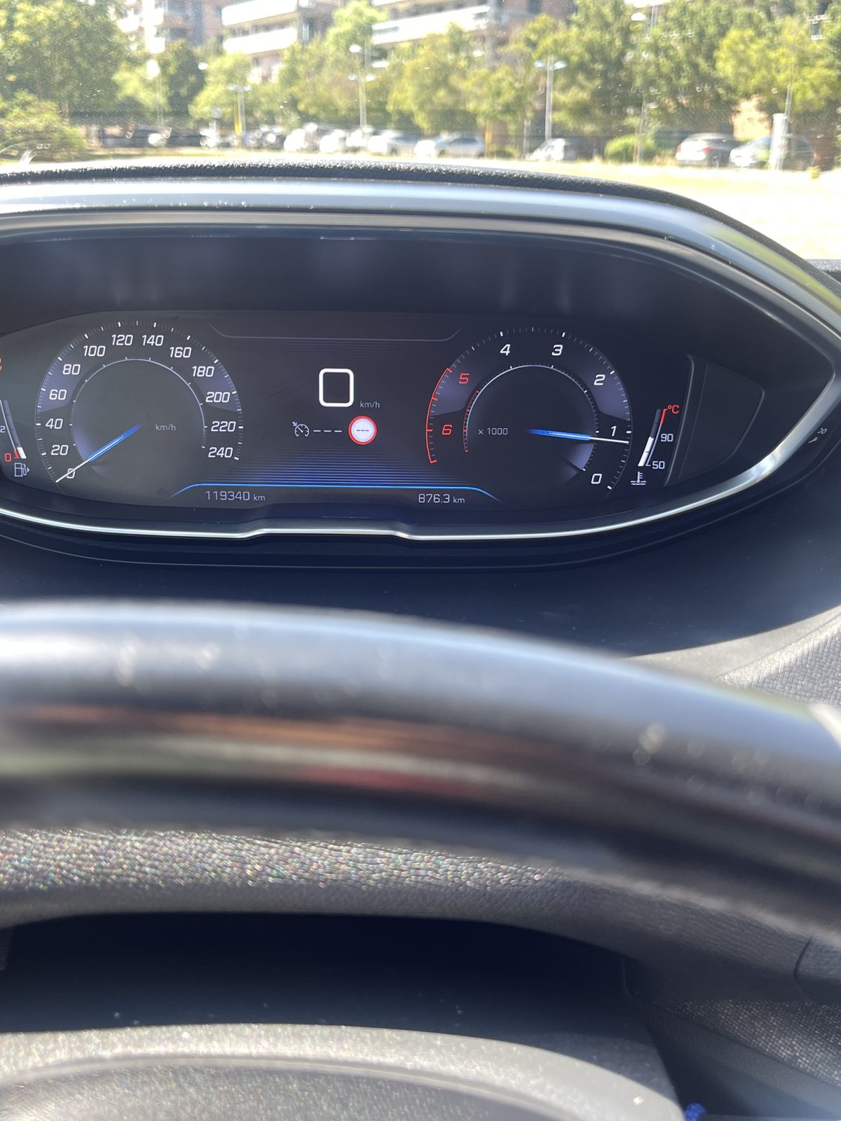 Peugeot 5008 1.5 BlueHDi Allure Pack em Pele - Imagem 7